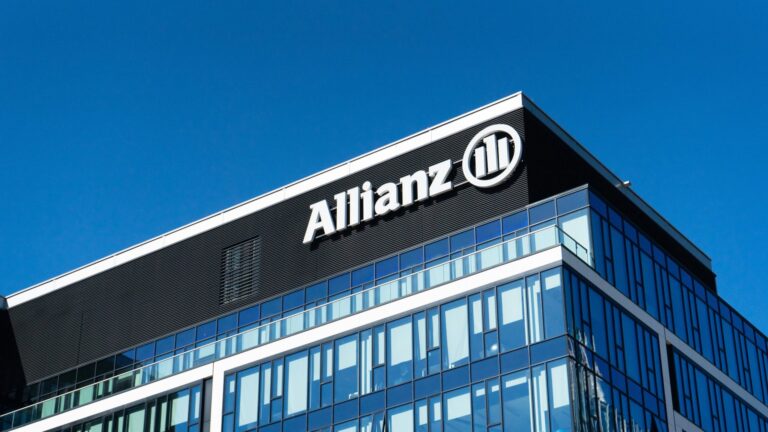 Allianz 1920 shutterstock 2501496823 quelle Artem Stepanov Shutterstock.com