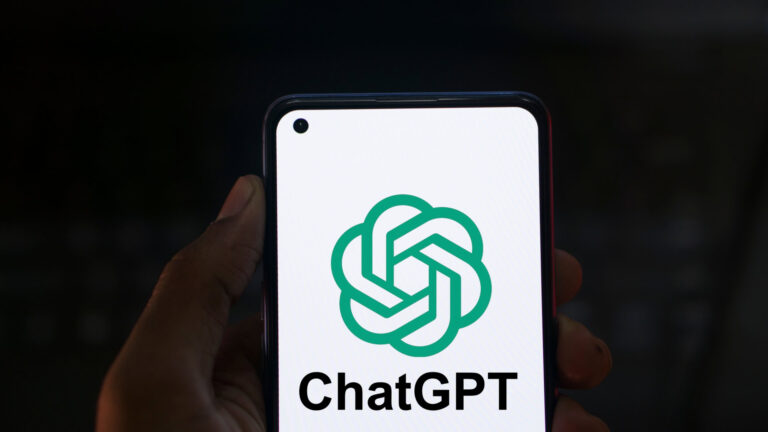 ChatGPT Quelle Mojahid Mottakin Shutterstock.com 2405496261 1920