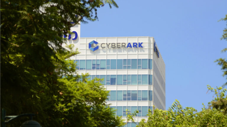 Cyberark Quelle ShU studio Shutterstock 2349485497 1920