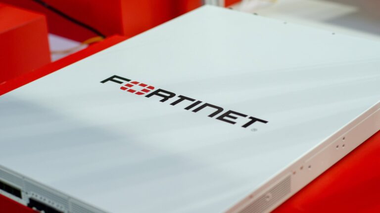Fortinet Firewall QUelle Lutsenko Oleksandr Shutterstock 1522806638 1920