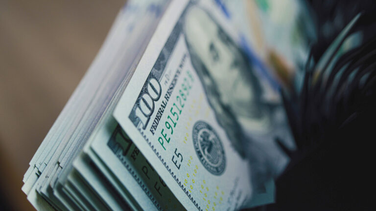 Geld Dollar Shutterstock 24929934191920 1