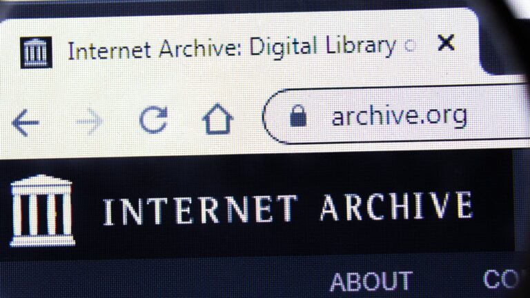Internet Archive Quelle Postmodern Studio Shutterstock 1920