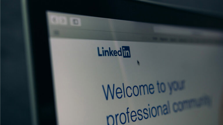 Linkedin Quelle wutzkohphoto Shutterstock 1753766099 1920