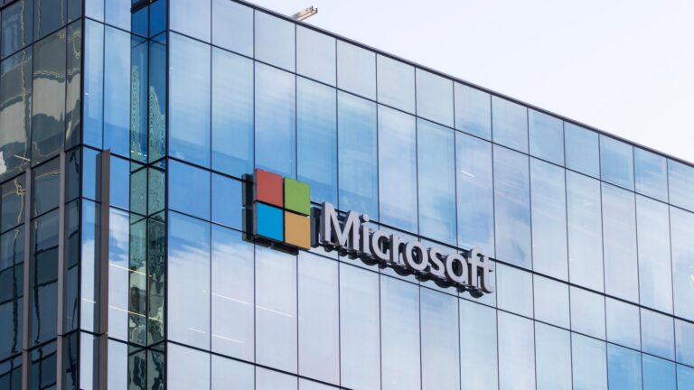 Microsoft Quelle Tada Images Shutterstock 2523682101 1920