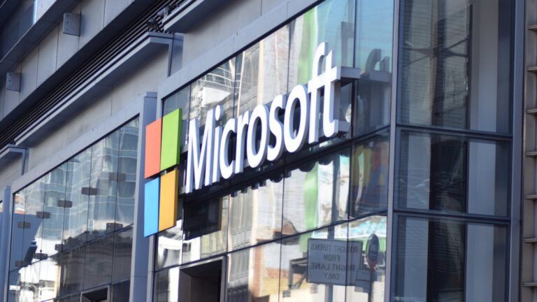 Microsoft Quelle Xackery Irving Shutterstock 2452451797 1920