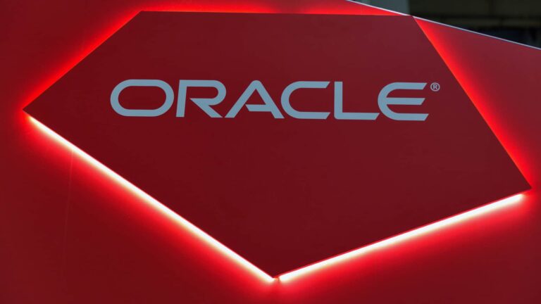 Oracle Quelle Sergiy Palamarchuk Shutterstock 1015196791 1920
