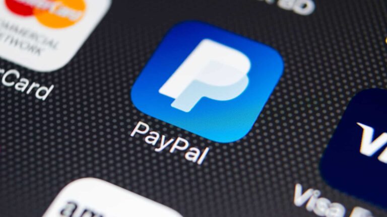 PayPal Quelle BigTunaOnline Shutterstock.com 1020059872