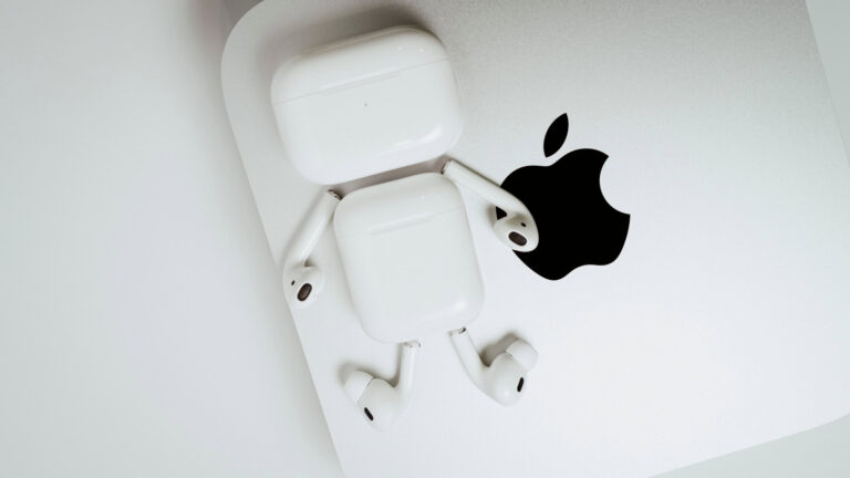 Roboter Apple Quelle Roman Larchikov Shutterstock 2266608323 1920