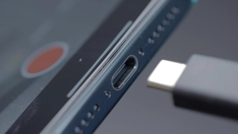 USB C Quelle Media Whale Stock Shutterstock 2392651497 1920