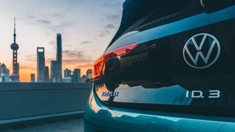 VW ID 3 Quelle Sport car hub Shutterstock 2174073219