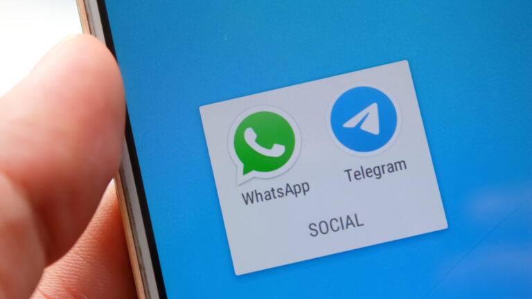 Whatsapp Telegram 1920 shutterstock 1890750811 quelle Emre Akkoyun Shutterstock.com