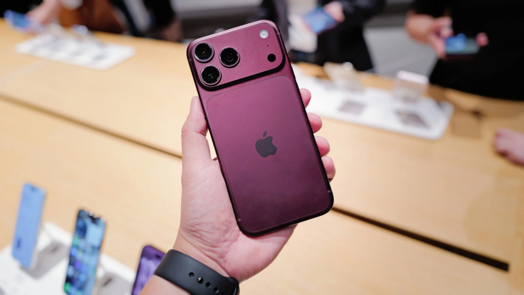 iPhone 18 Pro Max, iPhone 18 Pro, iPhone restart bug, iPhone 18 Pro Max unexpected restart bug, iPhone 18 Pro Max panic restart issue, iPhone 18 restart problems with Face ID