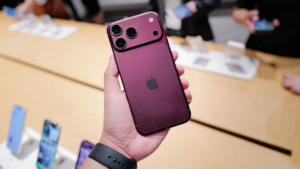 iPhone 18 Pro Max, iPhone 18 Pro, iPhone restart bug, iPhone 18 Pro Max unexpected restart bug, iPhone 18 Pro Max panic restart issue, iPhone 18 restart problems with Face ID